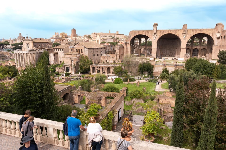 Rome: Colosseum and Roman Forum Access with Audio Guide App - Roman Forum and Palatine Hill: How to Walk the Via Sacra Route