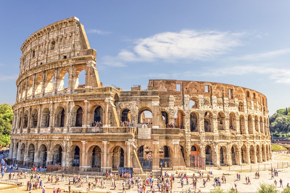 Rome: Colosseum and Roman Forum Small Group Tour in German - 1.5 hours of gladiators, emperors, and arena mechanics