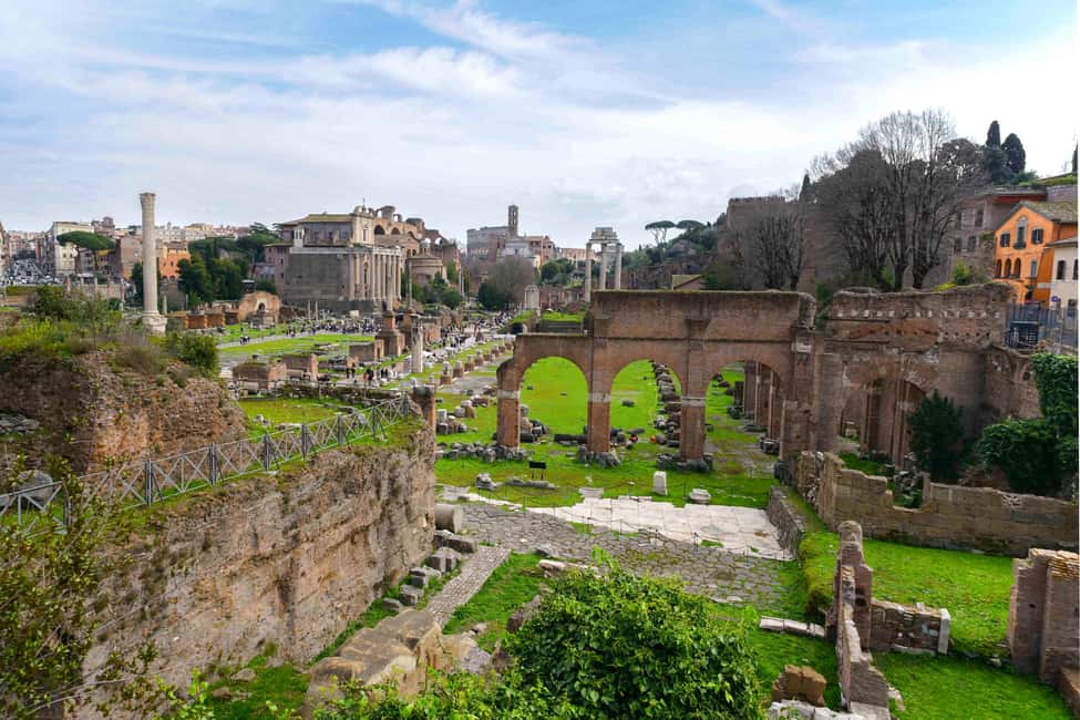 Rome: Colosseum Arena, Forum & Palatine Hill Guided Tour - Meeting point at Via delle Terme di Tito 93: getting there calmly