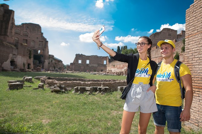 Rome: Colosseum Arena, Roman Forum & Palatine Hill Tour - Roman Forum: Temple Ruins, Curia, and the Story of Power