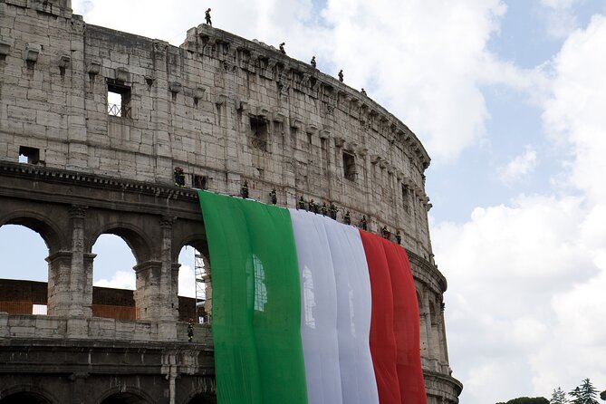 Rome: Colosseum Express Tour with Forum & Palatine Access - The 60-Minute Colosseum Guide: Gladiators, Animals, and Power
