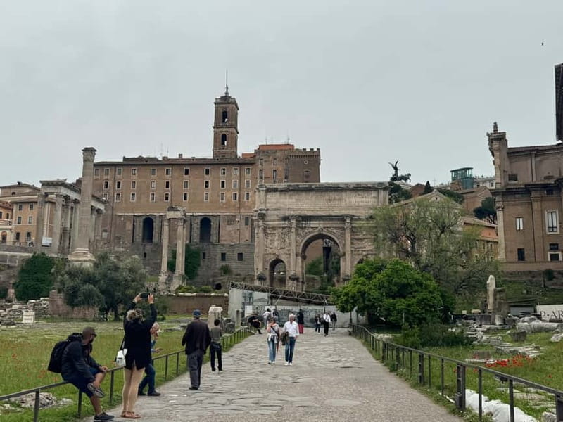 Rome: Colosseum, Forum and Palatine Hill - Timing, meeting point reality, and how the tour keeps you moving