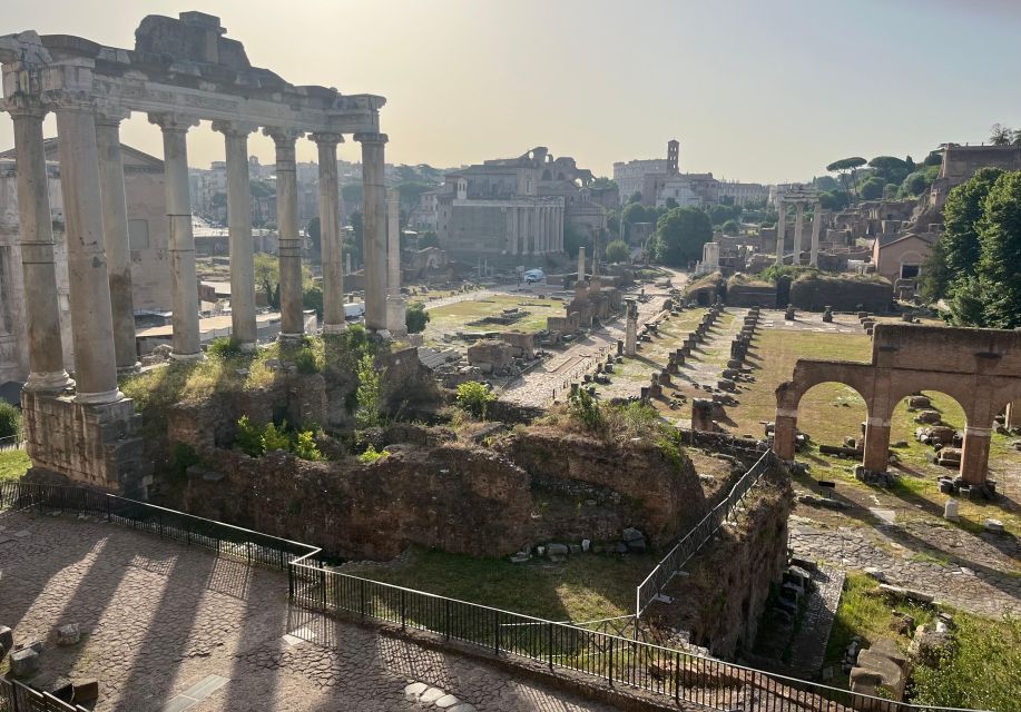 Rome: Colosseum, Forum, and Palatine Hill Guided Tour - Palatine Hill: Views, Elite Ruins, and the Circus Maximus Angle