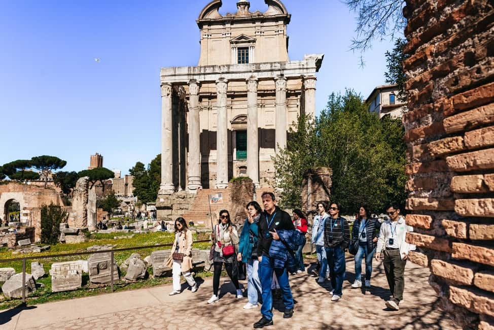 Rome: Colosseum, Forum & Palatine Hill Tour & Optional Arena - Entering the Colosseum like you mean it