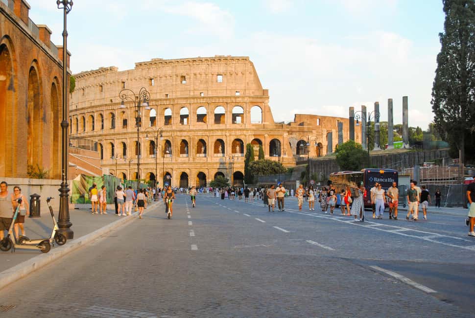 Rome: Colosseum, Forum & Palatine Hosted Entry Experience - Palatine Hill: myths, views, and why it rounds out the day