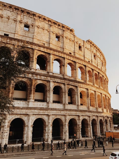 Rome: Colosseum, Forum, Palatine with Breakfast or Aperitif - The Included Classics Walk: Navona, Pantheon, Trevi Fountain