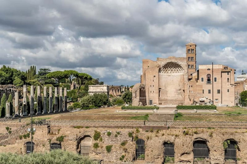 Rome: Colosseum & Forum Small Group Tour with Palatine Hill - Entering the Colosseum without losing your day to queues