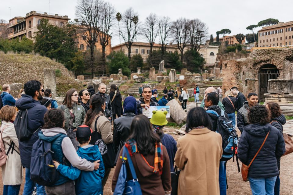 Rome: Colosseum, Palatine Hill & Roman Forum Guided Tour - Palatine Hill imperial palaces: where power lived above the city