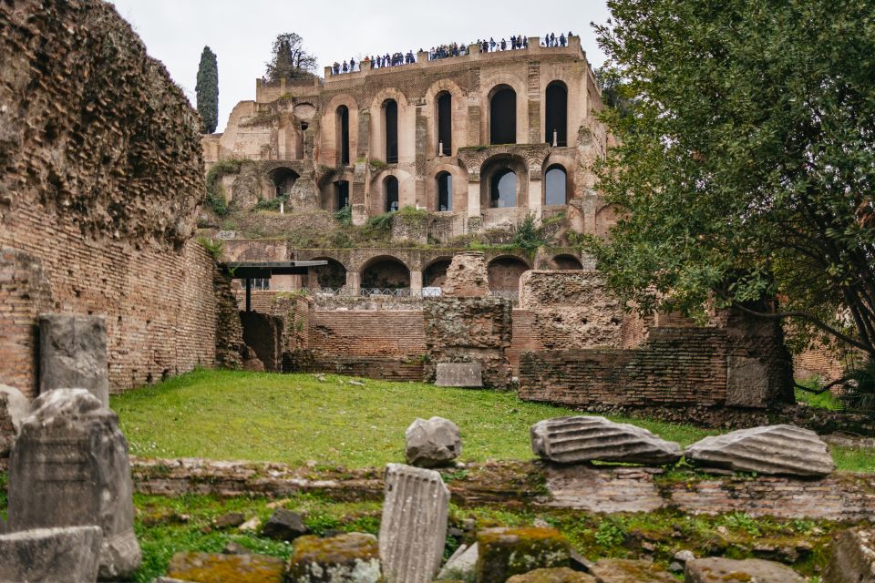 Rome: Colosseum, Palatine Hill & Roman Forum Guided Tour - Timing, pacing, and where photos fit in