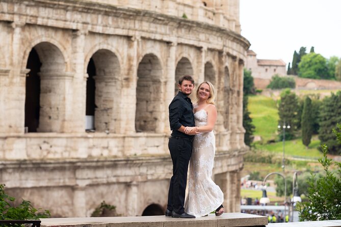 Rome: Colosseum Photoshoot, Private & Custom Experience - The photographer: posing tips, professional gear, and real reliability