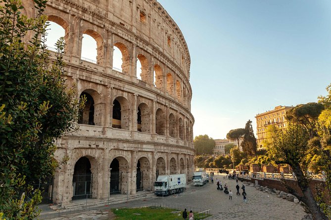 Rome Colosseum PRIVATE TOUR with a Local Private Guide - The Private Guide Factor: Pace, Humor, and Local Tips