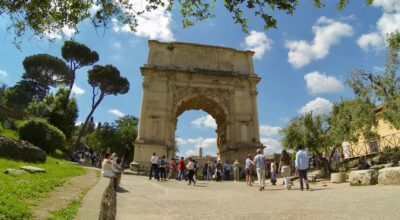 Rome: Colosseum, Roman Forum, and Palatine Hill Tour - Getting in: security lines, start times, and where you meet