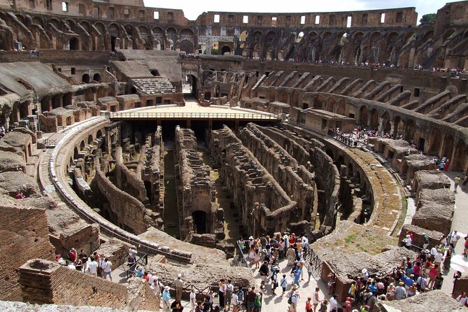 Rome: Colosseum Underground Full Experience Tour - Guide approach and group size: hearing the story without losing the crowd