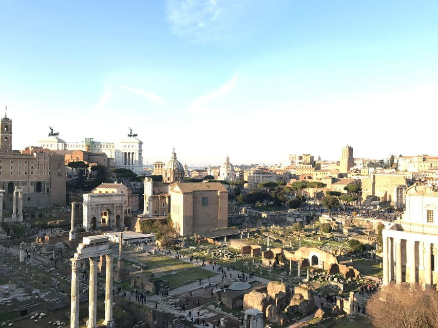 Rome: Colosseum VR Experience - The open-top bus panoramic drive: orientation from above ground