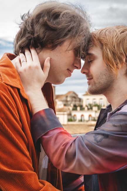 Rome: Couple Photoshoot Experience LGBTQ+ Friendly - Your photos afterward: editing speed and private online gallery