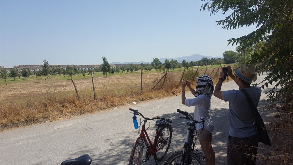 Rome: Cycling through Eternity - Parco degli Acquedotti: aqueducts, big views, real space