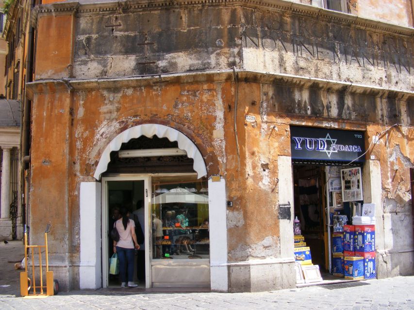 Rome: Dinner Experience in the Jewish Roman Ghetto - The setting: a 1400 building and the cozy feel of a small-group dinner