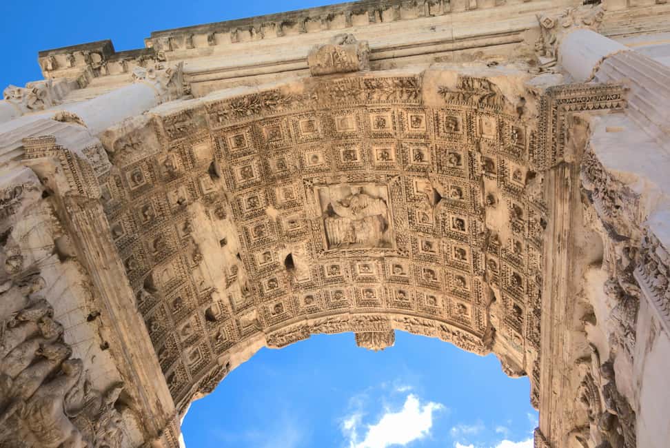 Rome: Domus Aurea Guided Tour and Virtual Reality Experience - Concrete, decoration, and one ambitious ruler: why this complex mattered