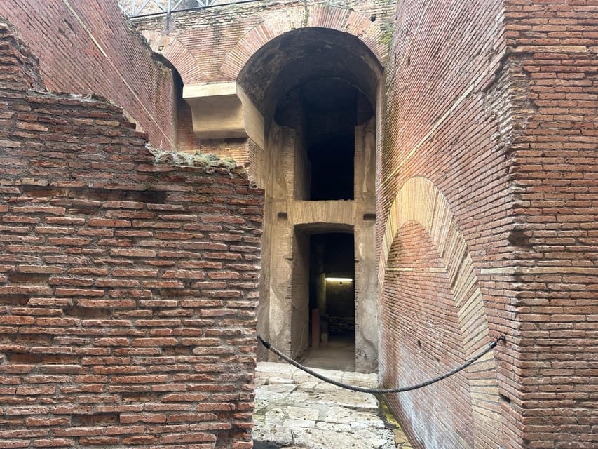Rome: Domus Tiberiana, Roman Forum, and Palatine Hill Tour - How the private 2.5 hours feel in real life