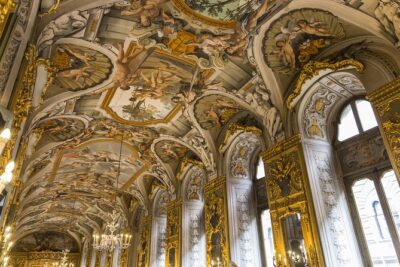 Rome: Doria Pamphilj Gallery Entry Ticket with App Audioguide - Entering the gallery at Via del Corso 305