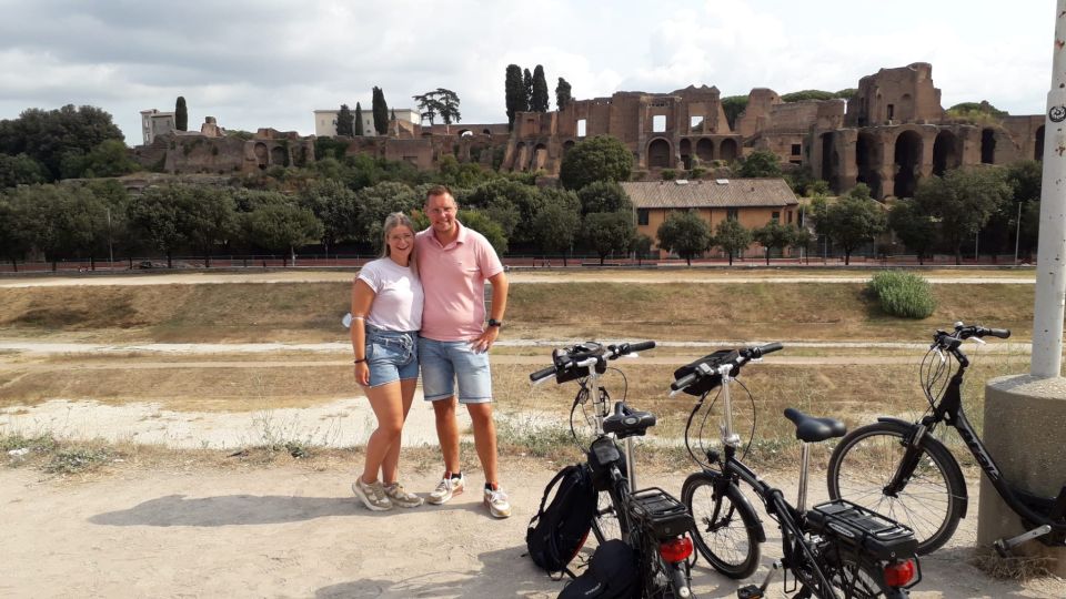 Rome: E-Bicycle Tour - Folding e-bikes in real Rome streets: what to expect on the ride