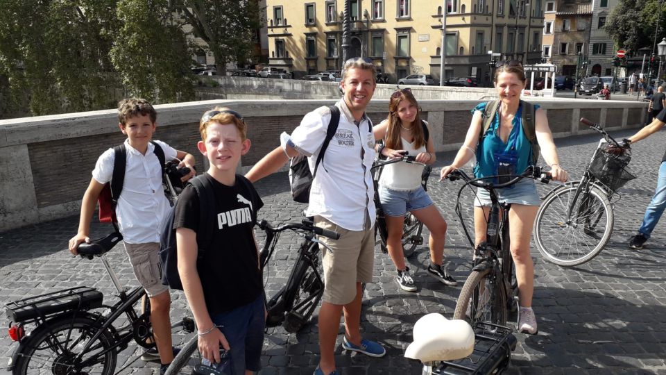 Rome: E-Bicycle Tour - Where the tour starts: Piazza dei Calcarari and a smooth bike fit