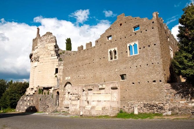 Rome E-Bike Small Group Tour of the Appian Way with Private Option - Meeting at Via dei Cerchi: getting started without stress