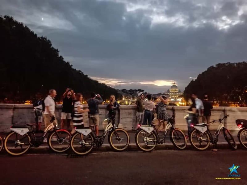 Rome: E-Bike Sunset Tour with Pizza Option - How the guide keeps you safe on busy streets