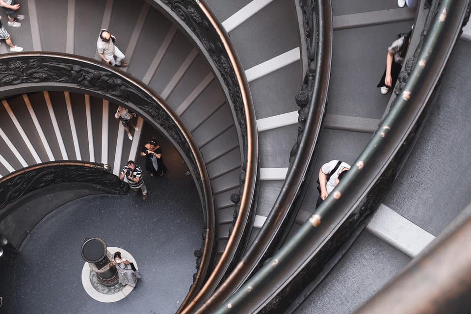 Rome: Early Vatican Museums & Sistine Chapel Tour - Gallery of Tapestries: a visual pause with a purpose