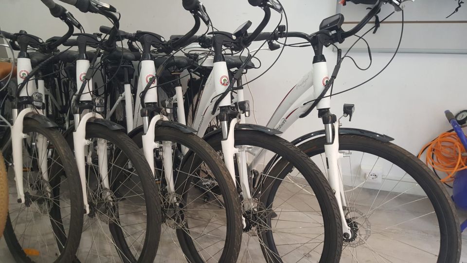 Rome: Electric Bike Rental Service - Meeting point and your first ride matters more than you think