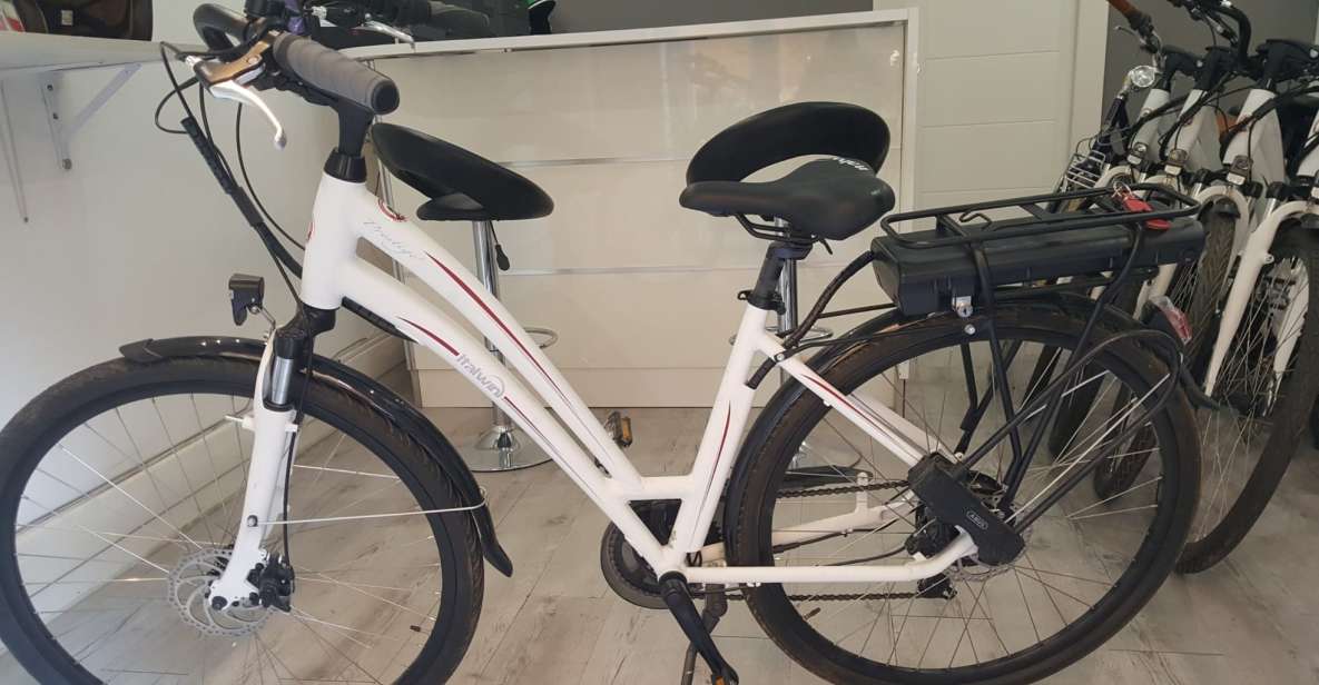 Rome: Electric Bike Rental Service - Rain or shine: what to expect and how to stay comfortable