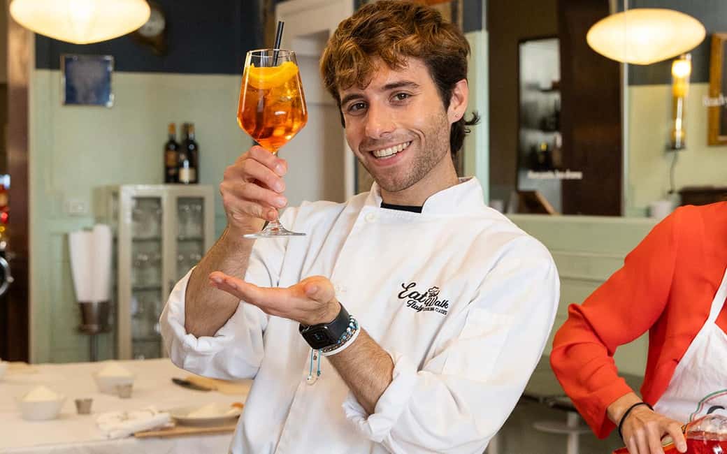 Rome: Enjoy Spritz and Pasta Making in Piazza Navona - Chef energy and teaching style: what you can count on