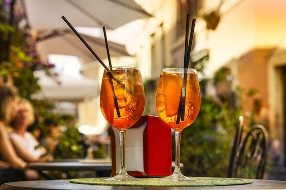 Rome: Evening Walking Tour with Cocktails and Local Guide - Key moments worth planning for