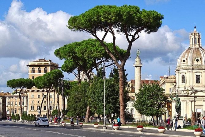 Rome FCO Airport to Civitavecchia Port with private City Tour - The comfort package: Wi‑Fi, bottled water, and air conditioning