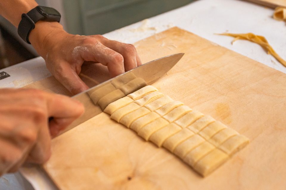 Rome: Fettuccine and Tiramisu Cooking Class with Wine - Practical tips before you go (so you enjoy the cooking more)