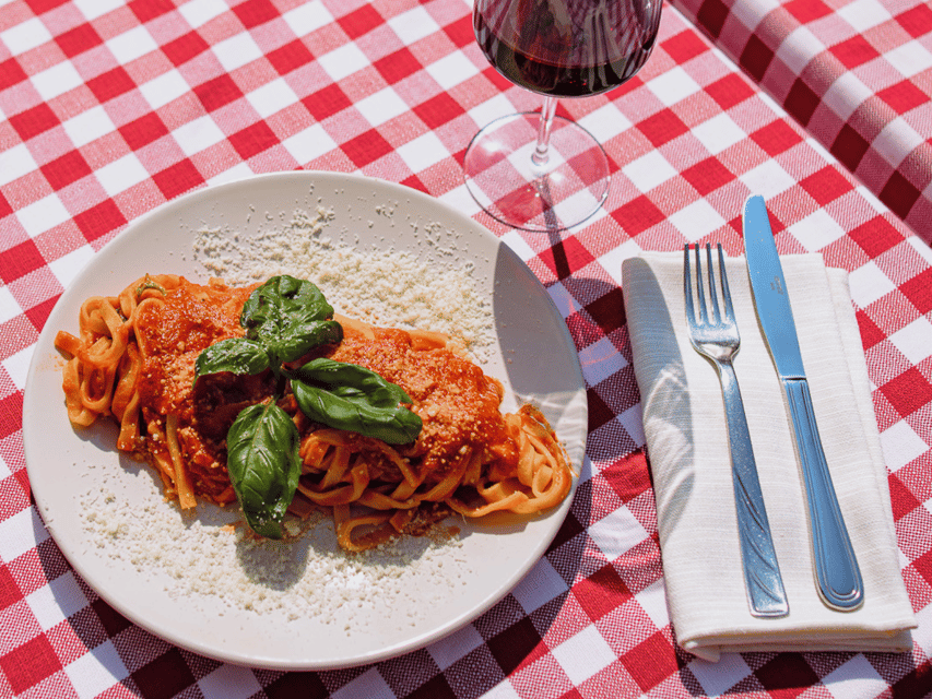 Rome: Fettuccine Pasta Cooking Class in Rome's City Center - Meeting at Ristorante Tucci: start in the right spot