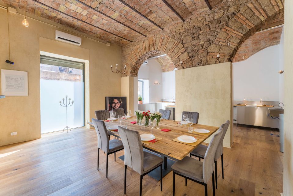 Rome: Five Shapes of Pasta Cooking Class in Ancient Tavern - Meeting at Cucina: How the Class Starts