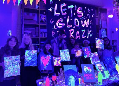 Rome: Fluorescent Painting in artist's studio with Fine Wine - Your Glow-in-the-Dark Masterpiece: What You’ll Take Home