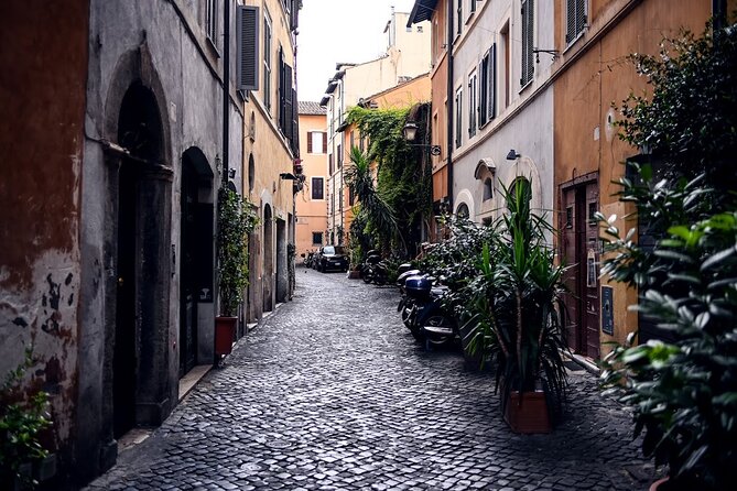 Rome Food Tour in the Historic Centre with 8+ Food Tastings - The Jewish Ghetto (1555) in Sant’Angelo: food history with real weight