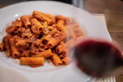 Rome Food Tour & Wine: Trastevere & Campo de' Fiori Like a Local - Meeting at Piazza Farnese, Then Settling Into the Right Pace