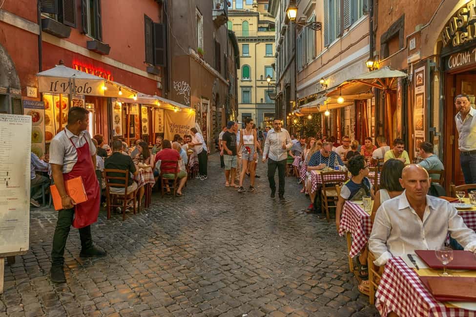Rome: Food & Wine Tour with a local guide in Trastevere - The street snacks stop where Rome shows up fast (20 minutes)