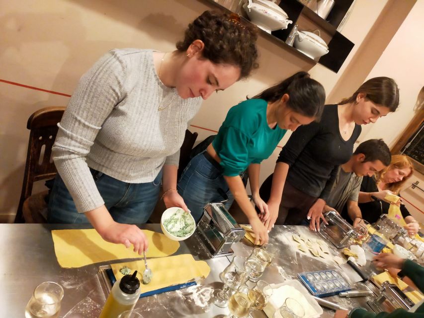 Rome: Fresh Pasta and Tiramisu Making Class with Fine Wine - Finding the Place and Showing Up Ready