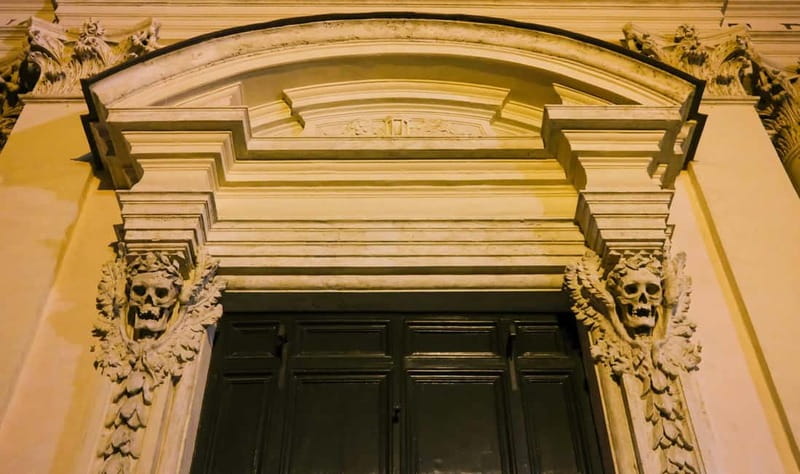 Rome: Ghosts & Bone Crypts Tours: 2 Tours, 1 Discount Ticket - Two tours, one dark Rome: how the 4 hours really work