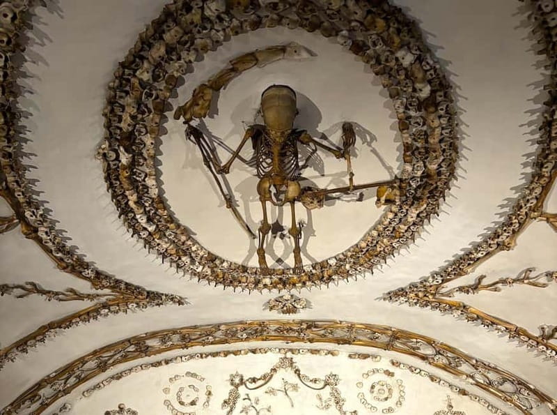 Rome: Ghosts & Bone Crypts Tours: 2 Tours, 1 Discount Ticket - Starting at Piazza Barberini: where the night begins