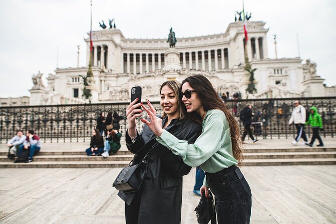 ROME: Golf-Cart Private Tour - Trevi Fountain: La Dolce Vita Symbol With a Small Walk