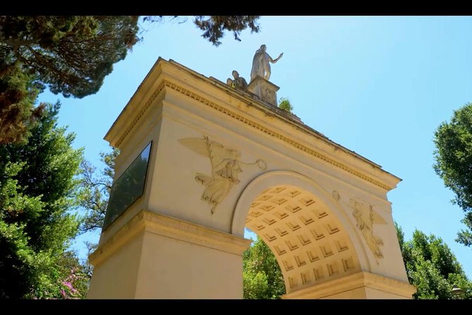 Rome Golf Cart Tour: Highlights & Must See - The Market Stop: A Quick Look at Everyday Rome