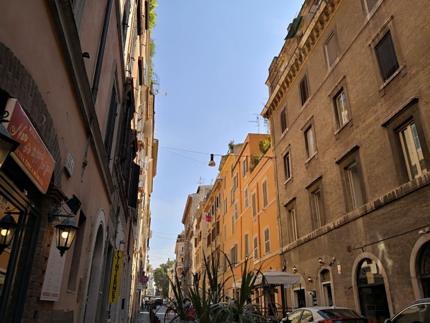 Rome: Gourmet Pizza at Sunset Near the Colosseum - Walking and views: Monti’s streets do the sightseeing for you