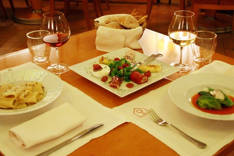 Rome: Gourmet Wine and Dine in a Luxury Restaurant - From Piazza della Minerva to Casa Bleve: Starting With the Right Vibe