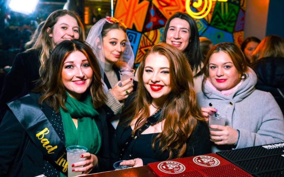 Rome: Guided Bar Crawl in Trastevere - The crawl itself: walking between bars in Trastevere