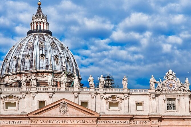 Rome: Guided Tour of St. Peter's Dome Climb, Basilica & Vatacombs - Stop 1: St. Peter’s Square and the View-Building Walk